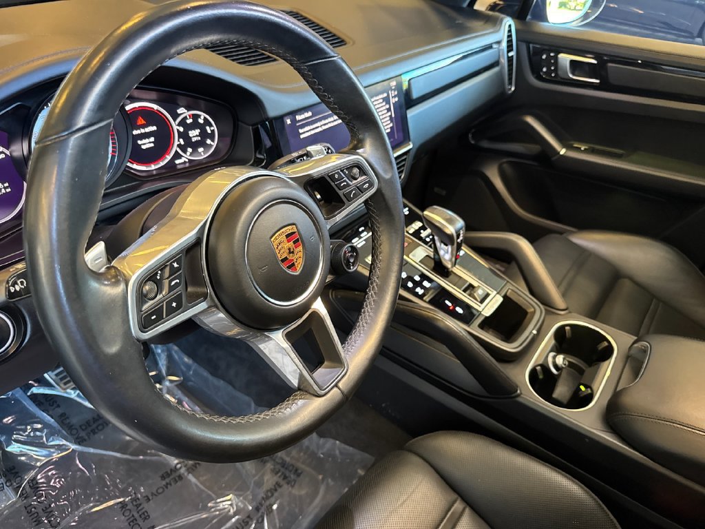 Used 2022 Porsche Cayenne GTS AWD/4WD image 11