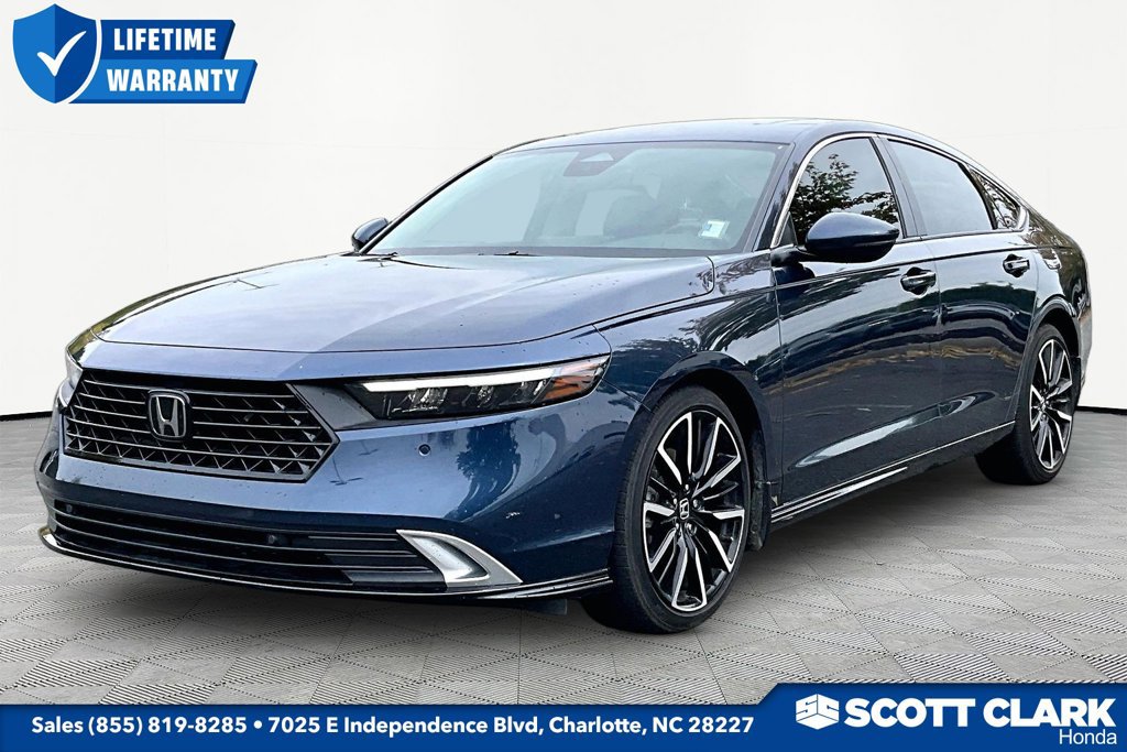 Used 2024 Honda Accord Touring image 3