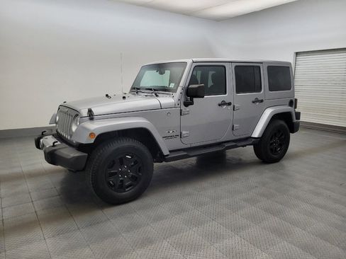 Used 2017 Jeep Wrangler Unlimited Sahara w/ Connectivity Group AWD/4WD image 2