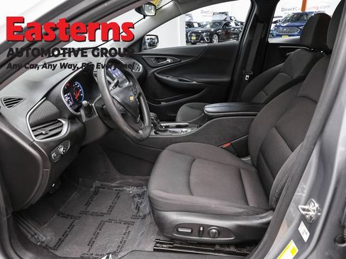Used 2023 Chevrolet Malibu LT FWD image 14