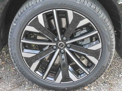 New 2026 Volvo XC90 T8 Ultra w/ Protection Package AWD/4WD image 12
