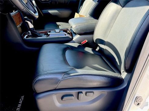 Used 2024 Nissan Armada SL w/ Captain's Chairs Package image 12