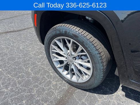 Used 2023 Jeep Grand Cherokee Summit w/ Adv Protech Group IV AWD/4WD image 10