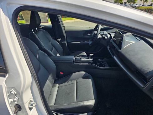 Certified 2026 Toyota Prius XLE FWD image 10