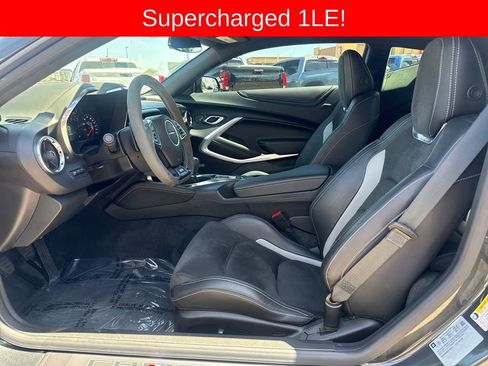 Used 2018 Chevrolet Camaro SS RWD image 8