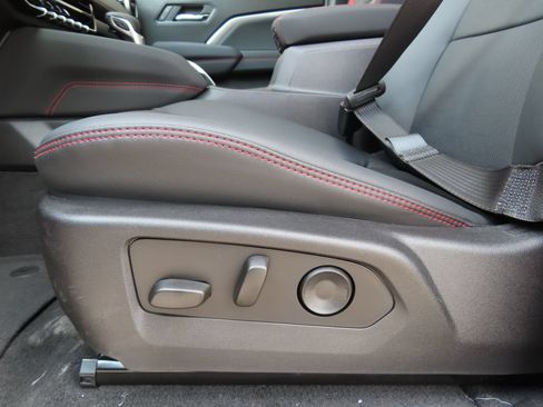 New 2026 Chevrolet Colorado Z71 w/ Technology Package AWD/4WD image 9