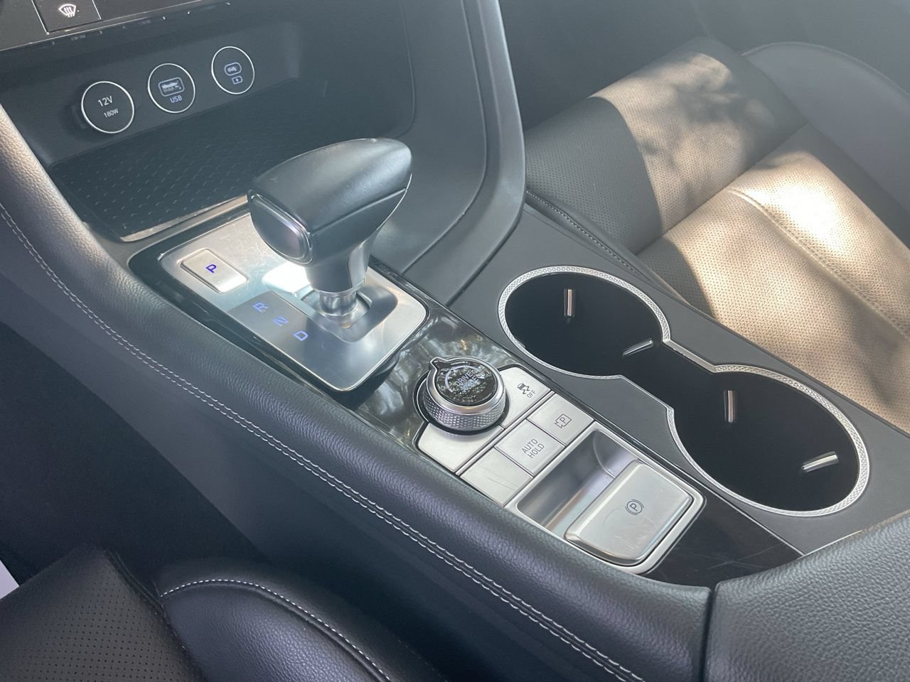 Used 2025 Genesis G70 2.5T RWD image 20