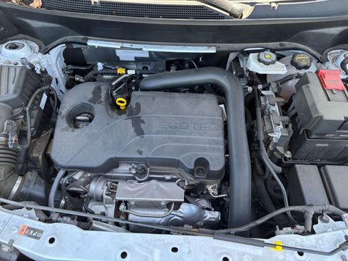 Used 2025 Chevrolet Equinox LT FWD image 32