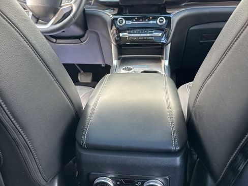Used 2022 Ford Explorer Limited w/ Equipment Group 301A image 18