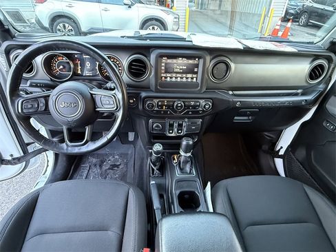 Used 2022 Jeep Wrangler Willys image 12