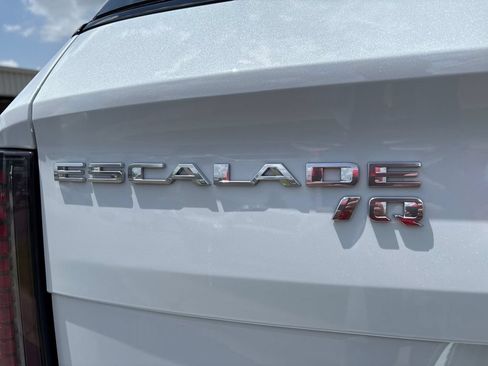 New 2026 Cadillac Escalade IQ AWD Sport 1 w/ LPO, Floor Liner Package image 9