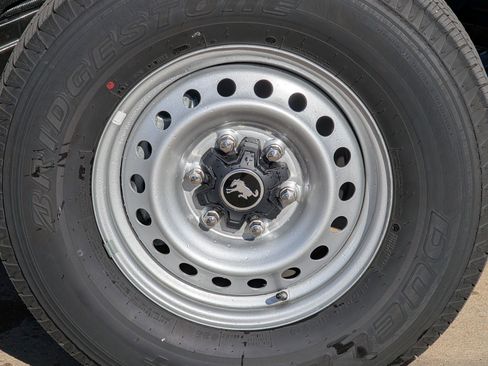 New 2025 Ford Bronco image 9