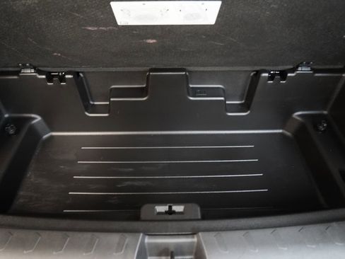 Used 2018 Chevrolet Traverse LT w/ LPO, Cargo Package AWD/4WD image 12