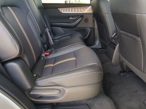 Used 2025 MAZDA CX-70 Plug-In Hybrid w/ Premium Plus image 29