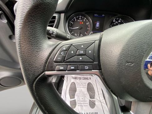 Used 2019 Nissan Rogue S image 19