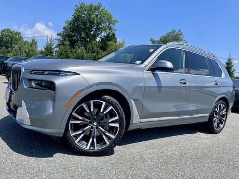 Used 2024 BMW X7 xDrive40i w/ Premium Package AWD/4WD image 38