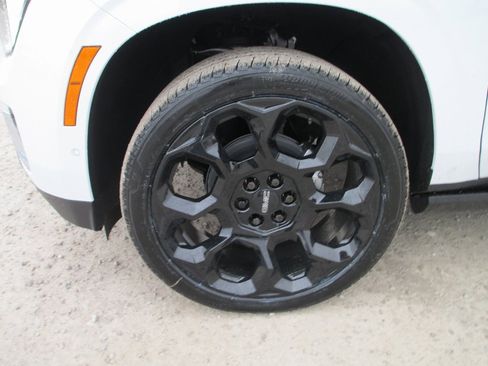 New 2026 GMC Yukon Denali w/ Denali Reserve Package image 11