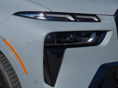 New 2026 BMW X7 xDrive40i w/ M Sport Package image 8