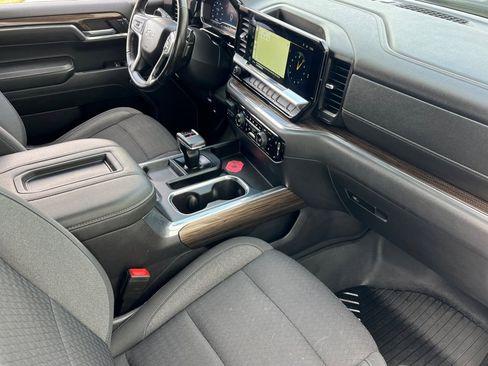 Used 2022 Chevrolet Silverado 1500 LT Trail Boss image 12