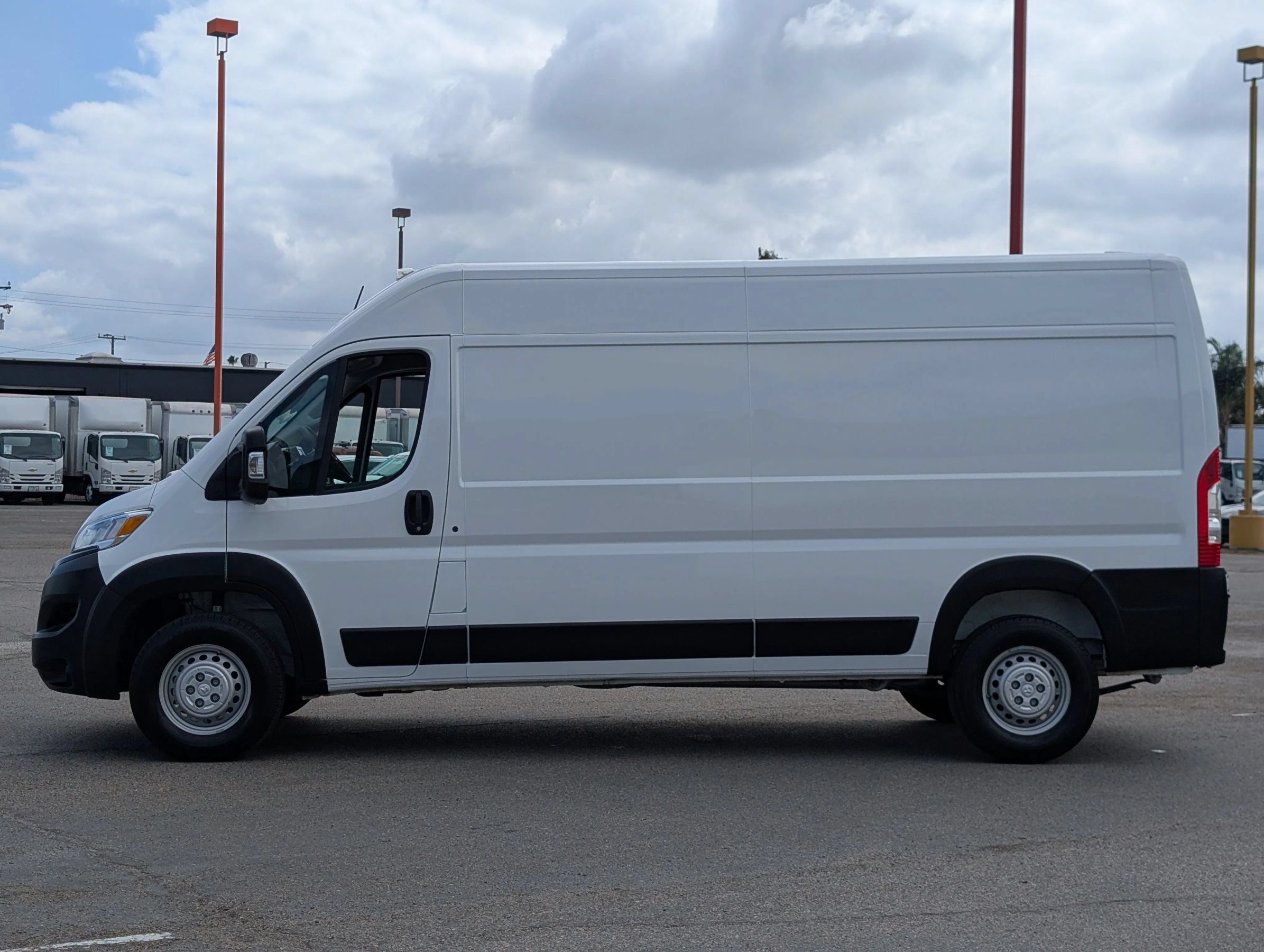 Used 2026 RAM ProMaster 2500 w/ Convenience Group FWD image 4