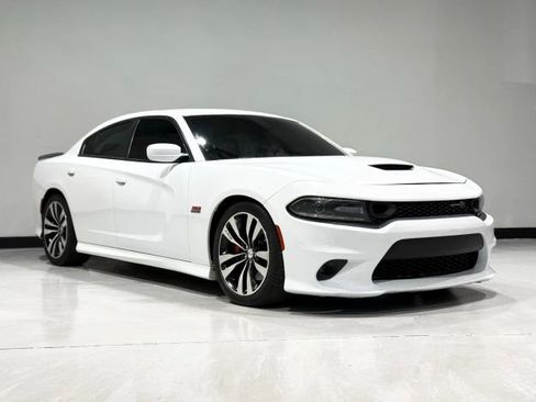 Used 2019 Dodge Charger Scat Pack w/ Plus Group image 2