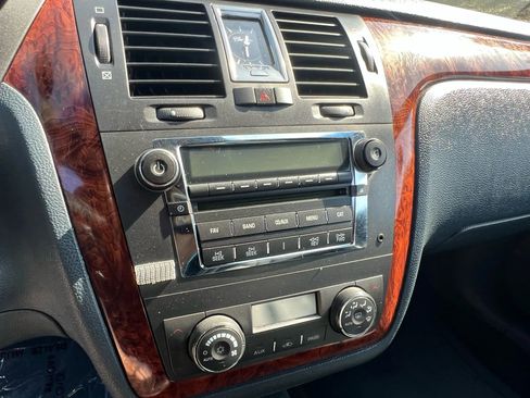 Used 2006 Cadillac DTS image 30