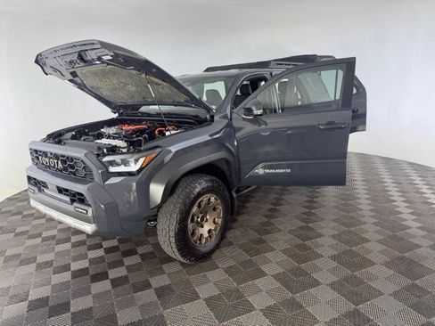 Used 2025 Toyota 4Runner Trailhunter AWD/4WD image 14