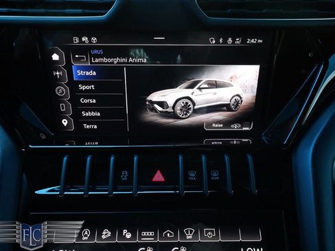 Used 2023 Lamborghini Urus S AWD/4WD image 33