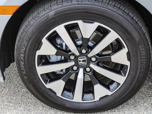 Certified 2026 Honda Odyssey EX-L image 13