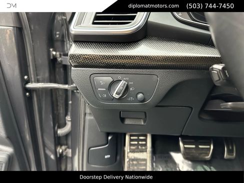 Used 2020 Audi SQ5 Premium Plus w/ Premium Plus Package image 29