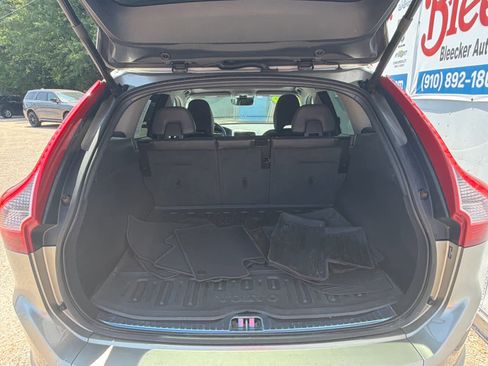 Used 2016 Volvo XC60 T5 Premier w/ Proximity Package FWD image 34