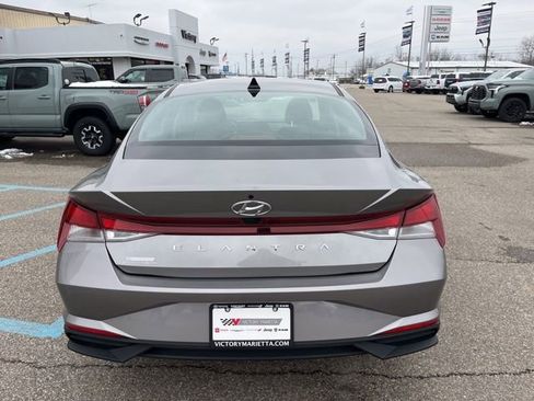 Used 2023 Hyundai Elantra SEL image 5
