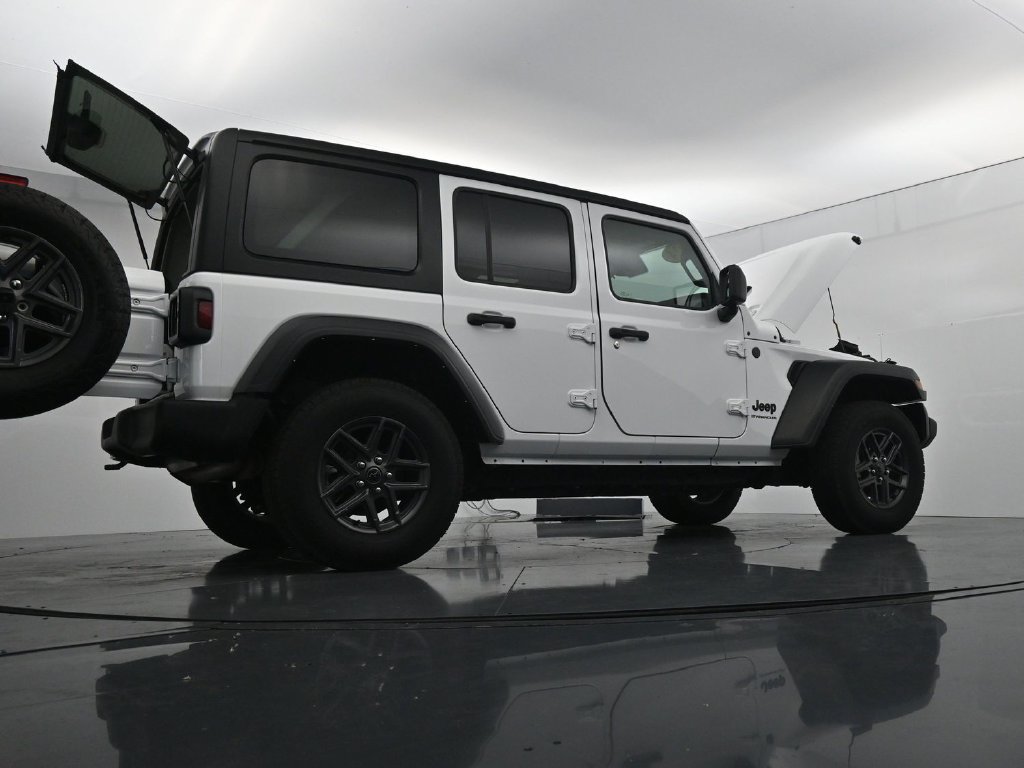 Used 2024 Jeep Wrangler Unlimited Sport AWD/4WD image 44