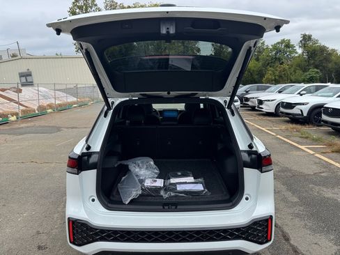 New 2025 Volkswagen Tiguan SE R-Line image 14