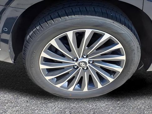 Used 2024 Hyundai Palisade Calligraphy image 9