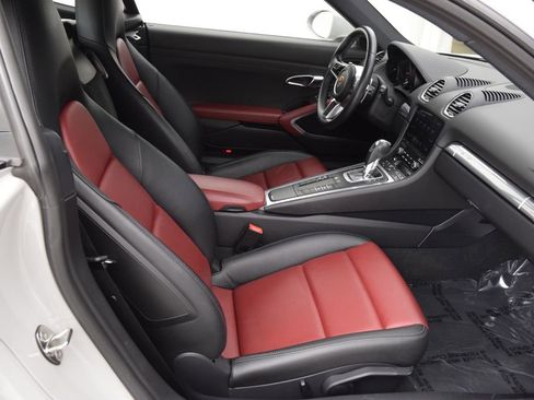 Used 2019 Porsche 718 Cayman RWD image 17
