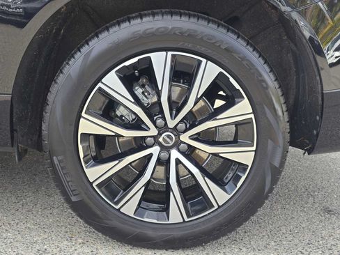 Used 2024 Volvo XC60 B5 Core w/ Protection Package Premier AWD/4WD image 9
