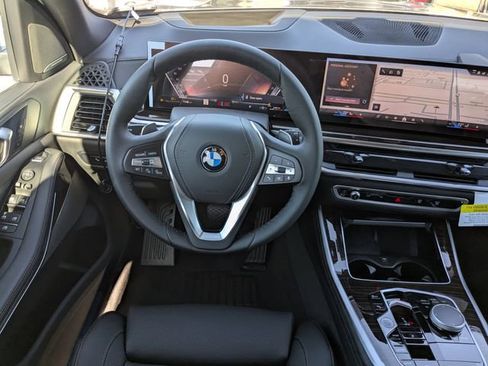 New 2026 BMW X5 sDrive40i image 17