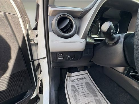 Used 2018 Toyota RAV4 LE Plus image 11