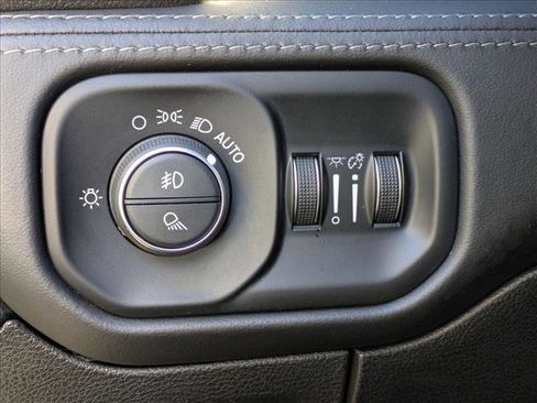 Used 2020 RAM 1500 Limited image 13