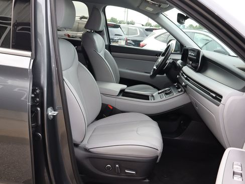 Used 2025 Hyundai Palisade SEL FWD image 26
