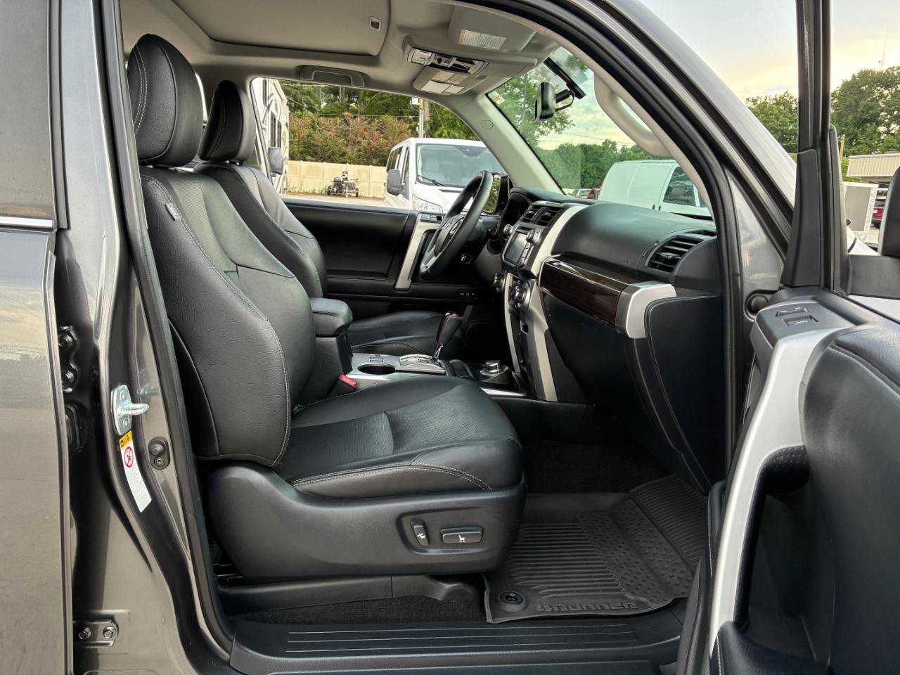 Used 2019 Toyota 4Runner Limited AWD/4WD image 15