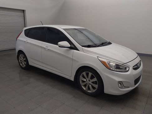 Used 2014 Hyundai Accent SE image 11