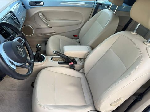 Used 2013 Volkswagen Beetle TDI FWD image 9
