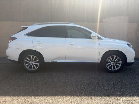 Used 2015 Lexus RX 450h AWD image 4