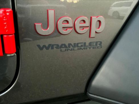 Used 2019 Jeep Wrangler Unlimited Rubicon w/ LED Lighting Group image 9