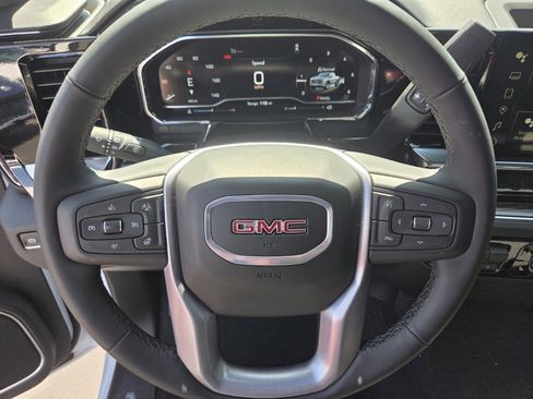 New 2025 GMC Sierra 1500 Elevation image 10