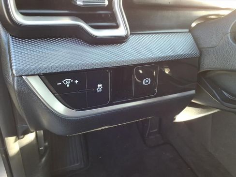 Used 2024 Kia Sportage LX image 8