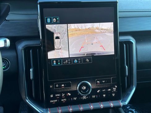 Used 2024 GMC Acadia AT4 image 16