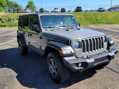 Used 2019 Jeep Wrangler Unlimited Sport S AWD/4WD image 16